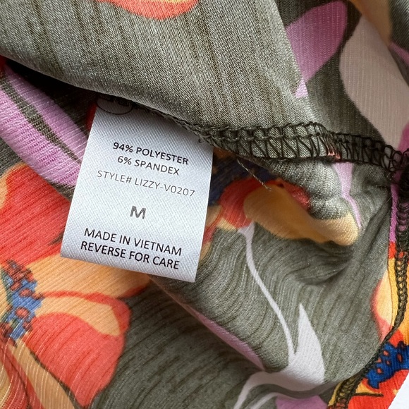 NWT Dear Scarlett Top Floral Top, M - Picture 4 of 8